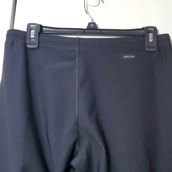 Nike- Black Dri-fit Performance Capri Leggings Neutral Gym Workout Sz.XL - Picture 5 of 6